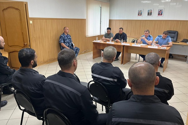 Протоиерей Антоний Шварёв участвовал в приеме осужденных по личным вопросам