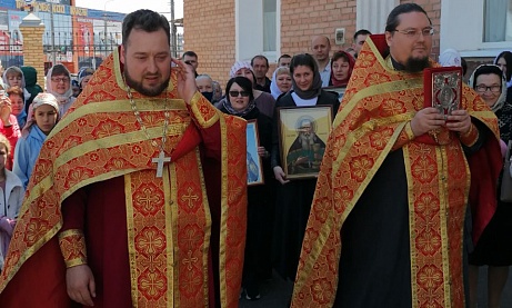 Богослужения в Неделю святых жен-мироносиц