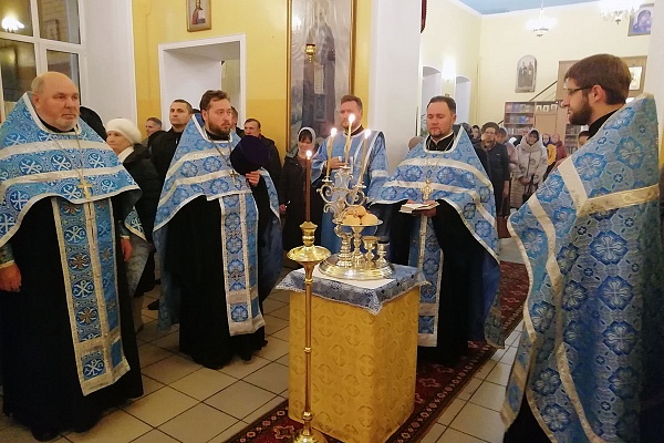 Всенощное бдение в канун празднования Казанской иконы Божией Матери