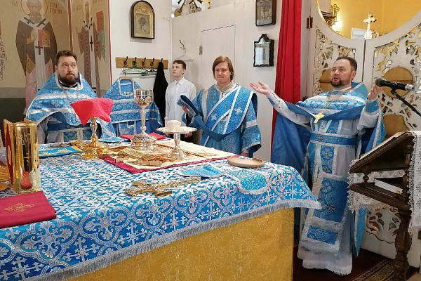 Празднование Казанской иконы Божией Матери