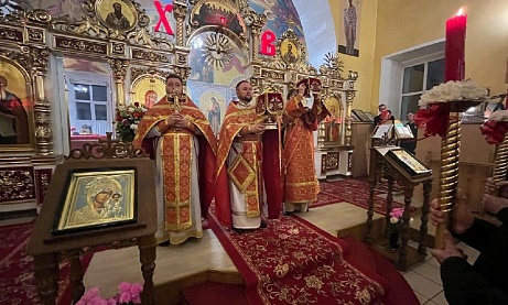 В праздник Светлого Христова Воскресения протоиерей Александр Филиппов совершил торжественное богослужение в нашем храме