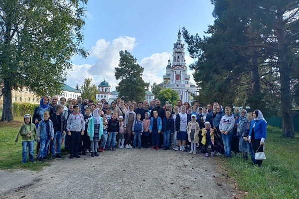 Учащиеся воскресной школы совершили паломничество по святым местам Наровчата и Нижнего Ломова