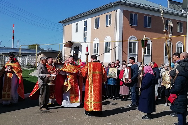 В среду Светлой седмицы протоиерей Александр Филиппов совершил Божественную литургию