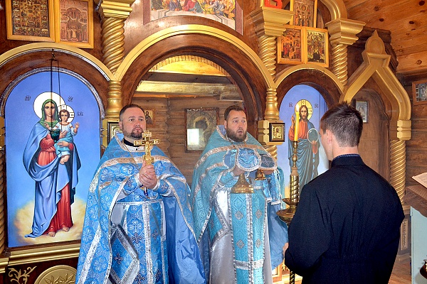 Протоиерей Антоний Шварёв возглавил литургию в храме при исправительной колонии №7