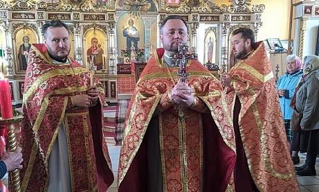 Богослужения в Неделю о расслабленом
