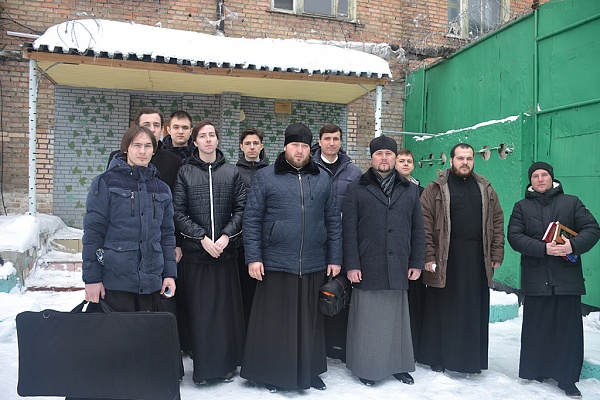 В храме в честь иконы Божией Матери "Взыскание погибших" при ИК-7  была совершена божественная литургия