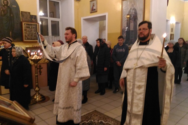 Всенощное бдение накануне  праздника  Собора Архистрати́га Михаи́ла и прочих Небесных Сил бесплотных