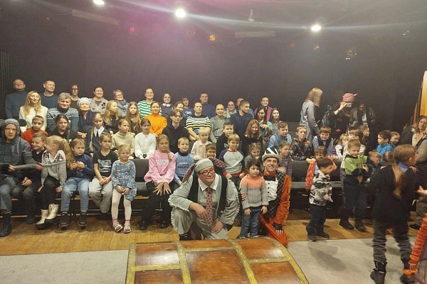Воспитанники воскресной школы посмотрели спектакль  в ЦТИ «Дом Мейерхольда»