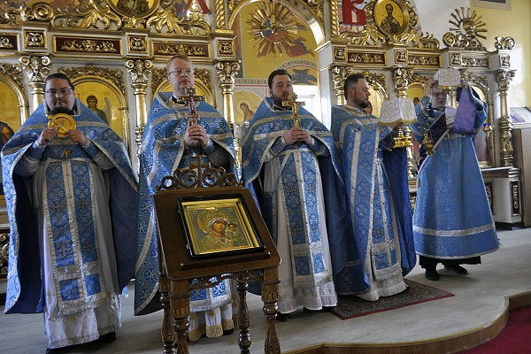 Литургия в Субботу Акафиста