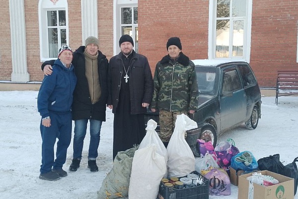 Прихожане Никольского храма отправили гуманитарную помощь в зону СВО