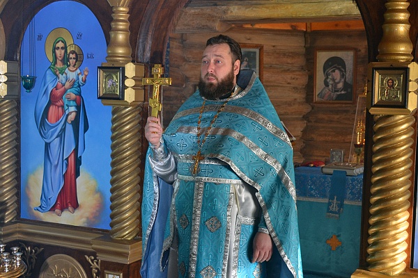 Протоиерей Антоний Шварёв совершил литургию в храме в честь иконы Божией Матери "Взыскание погибших" при исправительной колонии №7