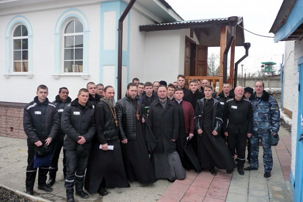 Богослужение в ИК-8 