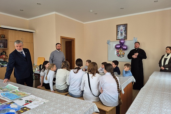 В воскресной школе "Азбука веры" состоялся конкурс рисунков "В ожидании Рождества"