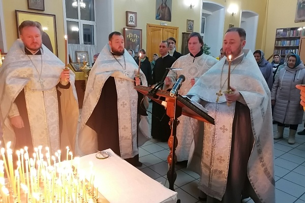 Вечернее богослужение в канун Димитриевской родительской субботы