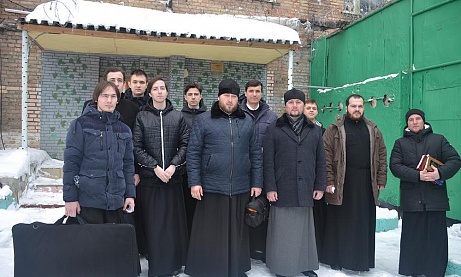 В храме в честь иконы Божией Матери "Взыскание погибших" при ИК-7  была совершена божественная литургия