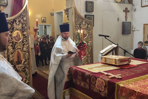 В праздник Светлого Христова Воскресения протоиерей Александр Филиппов совершил торжественное богослужение в нашем храме