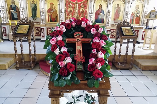 Всенощное бдение в канун празднования Происхождения (изнесения) Честных Древ Животворящего Креста Господня