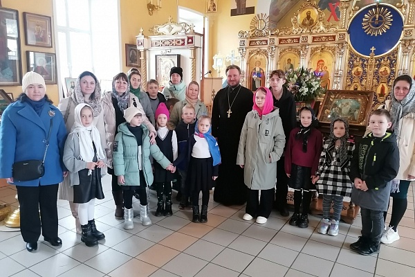 Иерей Сергий Карасёв встретился с учениками средней школы №1 города Спутник