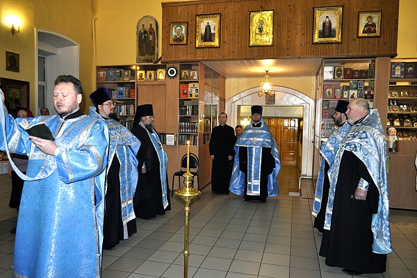 Всенощное бдение в канун праздника Введения во храм Пресвятой Богородицы