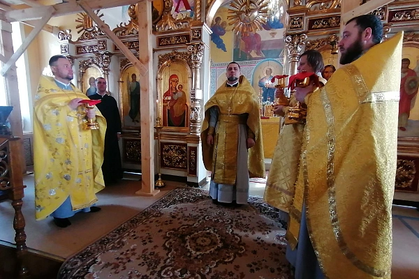 Богослужения в Неделю сыропустную