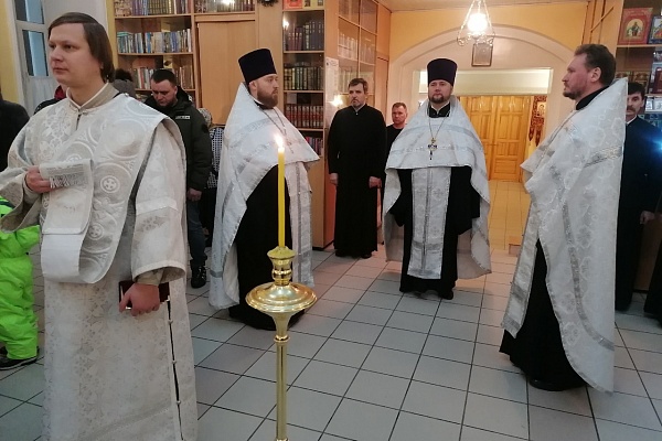 Всенощное бдение в канун праздника Рождества Христова