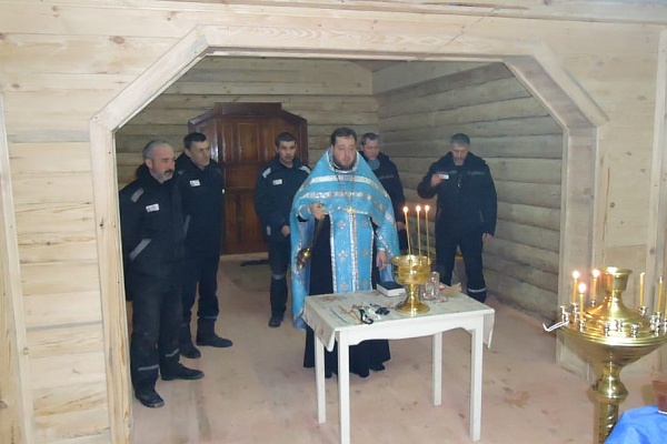 В ИК-7 прошел молебен в строящемся храме во имя иконы Божией Матери "Взыскание погибших"