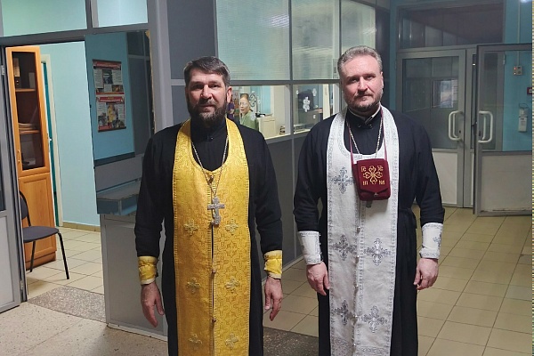 Священники посетили раненых