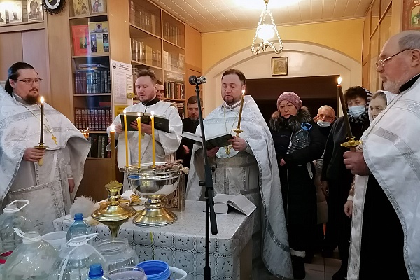 Божественные литургии на Крещение Господне 