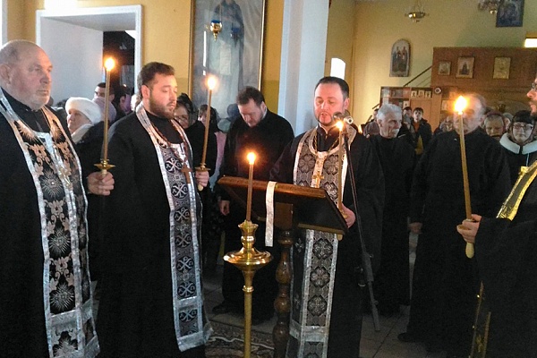 Повечерие с чтением Великого покаянного канона преподобного Андрея Критского