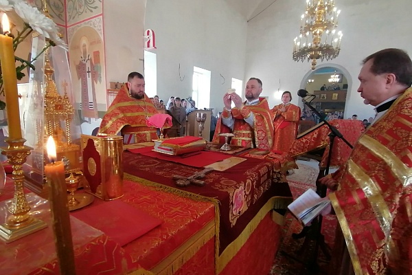 Богослужения в Неделю о расслабленном