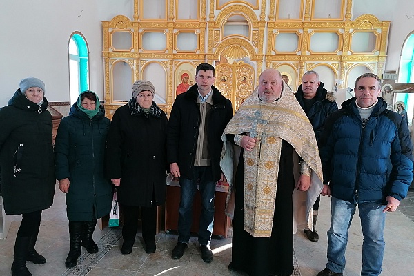 В строящемся храме в честь Святой Живоначальной Троицы в деревне Камайка был совершен водосвятный молебен