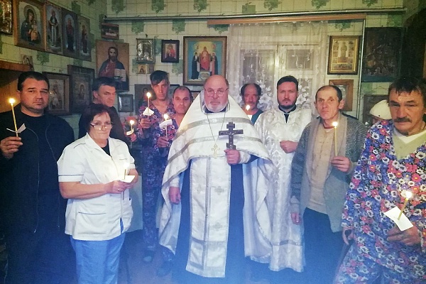 Иерей Александр Хохлов посетил Дом ночного пребывания