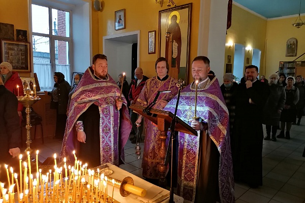  Вечернее богослужение накануне  Родительской субботы Великого поста