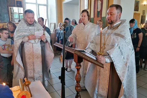 Заупокойное богослужение в канун Троицкой родительской субботы