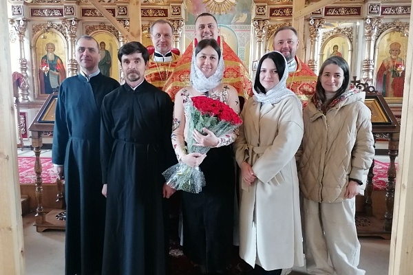 В субботу 3-й седмицы по Пасхе протоиерей Александр Филиппов поздравил регента с днем рождения