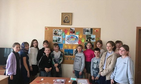Начались учебные занятия в воскресной школе с детьми 