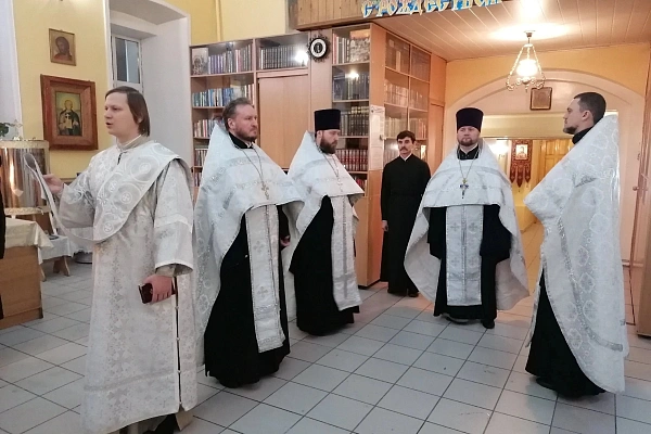 Всенощное бдение в канун праздника Рождества Христова