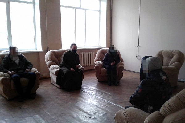 Протоиерей Антоний Шварёв встретился с осужденными без изоляции от общества в Уголовно-исполнительной инспекции 