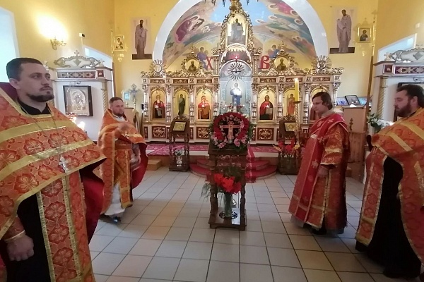 Вечернее богослужение в канун праздника Происхождение Честных Древ Животворящего Креста Господня