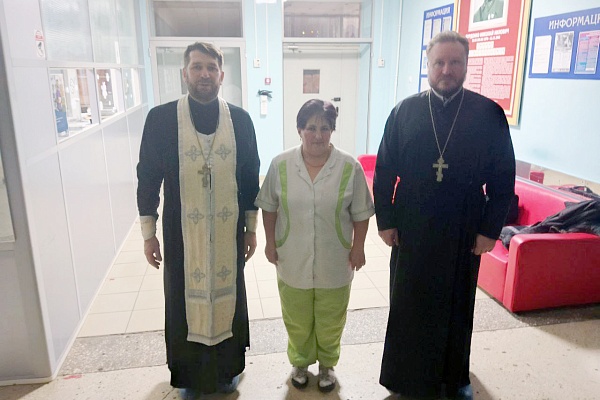 Священники посетили раненых