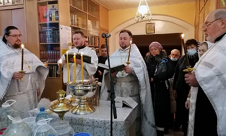 Божественные литургии на Крещение Господне 