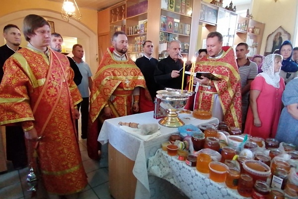 Празднование Происхождение Честных Древ Животворящего Креста Господня