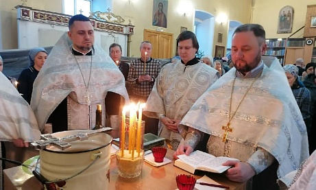 Протоиерей Александр Филиппов совершил Таинство Соборования