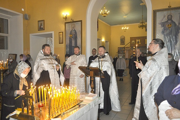 Заупокойное богослужение в канун Димитриевской родительской субботы
