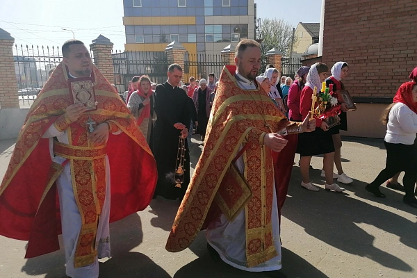 Во вторник Светлой седмицы протоиерей Александр Филиппов совершил Божественную литургию