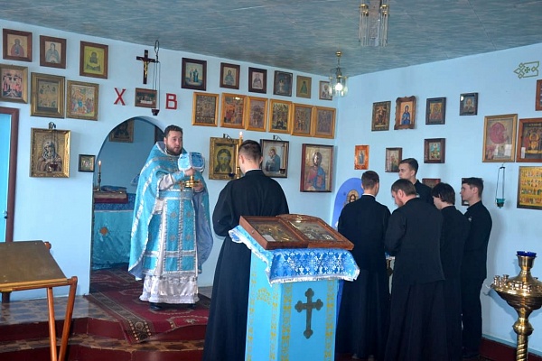 Протоиерей Антоний Шварёв совершил литургию в  исправительной колонии №7