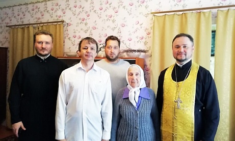 Посещение старейшей алтарницы Никольского храма