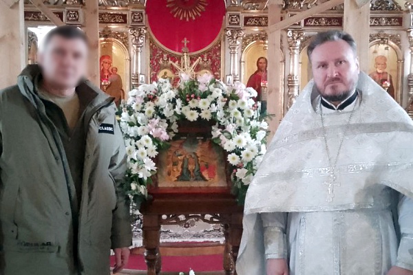 Иерей Сергий Карасев благословил воина в командировку в зону СВО