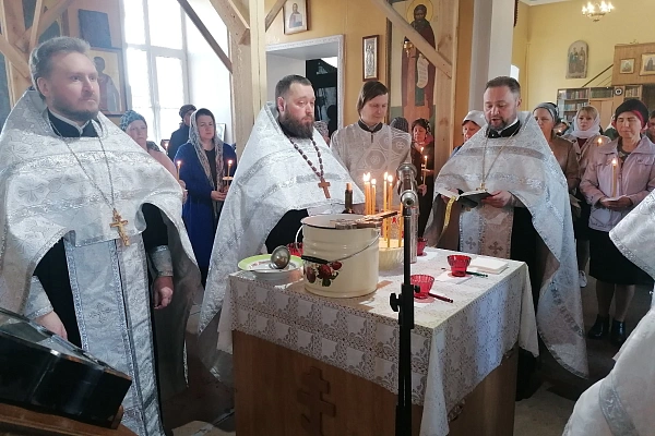 Протоиерей Александр Филиппов совершил Таинство Соборования