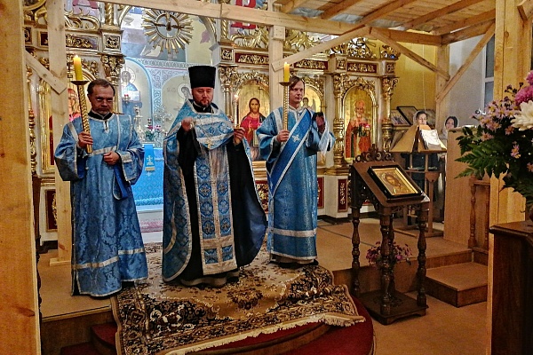 Всенощное бдение в канун праздника Покрова Пресвятой Богородицы